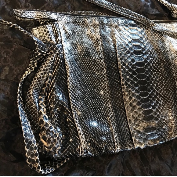 Gucci Python Histeria Clutch - Picture 10 of 16